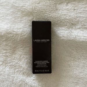 Laura Mercier Flawless Lumière